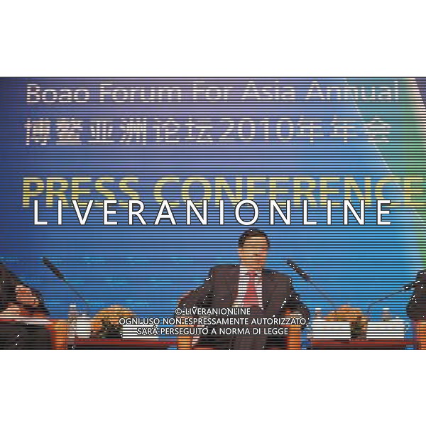 (100409) -- BOAO, April 9, 2010 () ¬C Long Yongtu, secretary-general of Boao Forum for Asia (BFA), speaks during the press conference of BFA Annual Conference 2010 in Boao, a scenic town in south China\'s Hainan Province, April 9, 2009. The press conference of BFA Annual Conference 2010 was held here Friday. (/Zhao Yingquan) (jl) ©Photosot/Agenzia Aldo Liverani Sas - ITALY ONLY: FORUM PER L\'ASIA 2010 CHE SI TIENE NELLA CITTA\' CINESE DI BOAO