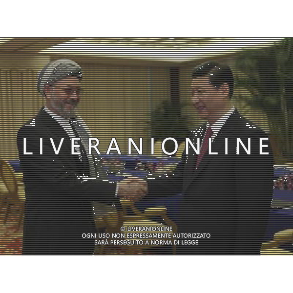 (100409) -- BOAO, April 9, 2010 -- Chinese Vice President Xi Jinping (R) meets with Afghan Vice President Mohammad Karim Khalili in Boao, a scenic town in south China\'s Hainan Province, April 9, 2010. Fan Rujun) (jl) ©Photosot/Agenzia Aldo Liverani Sas - ITALY ONLY: FORUM PER L\'ASIA 2010 CHE SI TIENE NELLA CITTA\' CINESE DI BOAO