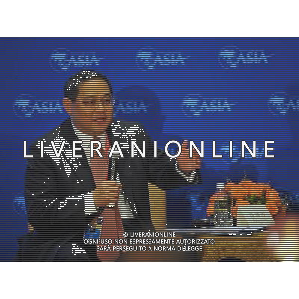 (100410) -- BOAO, April 10, 2010 () -- Li \' Fung Group Chairman Victor K. Fung addresses the Luncheon Session: \'Trade Protectionism - A Real Threat to Recovery\' during Boao Forum for Asia (BFA) Annual Conference 2010 in Boao, a scenic town in south China\'s Hainan Province, April 10, 2010. Luncheon Session: \'Trade Protectionism - A Real Threat to Recovery\' was held here on Sunday. (/Guo Cheng) (jl) ©Photosot/Agenzia Aldo Liverani Sas - ITALY ONLY: FORUM PER L\'ASIA 2010 CHE SI TIENE NELLA CITTA\' CINESE DI BOAO