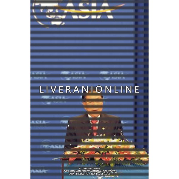 (100410) -- BOAO, April 10, 2010 () -- Laos\' President Choummaly Saygnasone addresses the opening plenary of Boao Forum for Asia (BFA) Annual Conference 2010 in Boao, a scenic town in south China\'s Hainan Province, April 10, 2010. The BFA Annual Conference 2010 with the theme \'Green Recovery: Asia\'s Realistic Choice for Sustainable Growth\' officially opened here Saturday. (/Zhao Yingquan) (jl) ©Photosot/Agenzia Aldo Liverani Sas - ITALY ONLY: FORUM PER L\'ASIA 2010 CHE SI TIENE NELLA CITTA\' CINESE DI BOAO