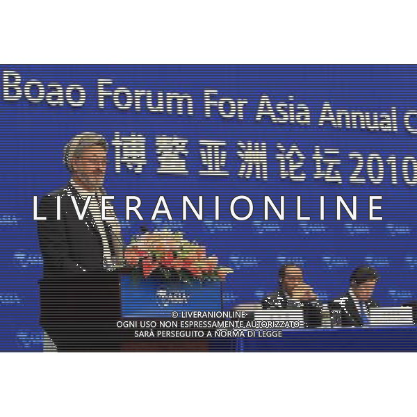 (100410) -- BOAO, April 10, 2010 () -- Afghan Vice President Mohammad Karim Khalili addresses the opening plenary of Boao Forum for Asia (BFA) Annual Conference 2010 in Boao, a scenic town in south China\'s Hainan Province, April 10, 2010. The BFA Annual Conference 2010 with the theme \'Green Recovery: Asia\'s Realistic Choice for Sustainable Growth\' officially opened here Saturday. (/Fan Rujun) (jl) ©Photosot/Agenzia Aldo Liverani Sas - ITALY ONLY: FORUM PER L\'ASIA 2010 CHE SI TIENE NELLA CITTA\' CINESE DI BOAO