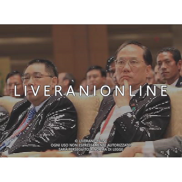 (100410) -- BOAO, April 10, 2010 () -- Donald Tsang (R), the chief executive of the Hong Kong Special Administrative Region (HKSAR) and Fernando Chui Sai On, chief executive of Macao Special Administrative Region (MSAR) attend the opening plenary of Boao Forum for Asia (BFA) Annual Conference 2010 in Boao, a scenic town in south China\'s Hainan Province, April 10, 2010. The BFA Annual Conference 2010 with the theme \'Green Recovery: Asia\'s Realistic Choice for Sustainable Growth\' officially opened here Saturday. (/Fan Rujun) (jl) ©Photosot/Agenzia Aldo Liverani Sas - ITALY ONLY: FORUM PER L\'ASIA 2010 CHE SI TIENE NELLA CITTA\' CINESE DI BOAO