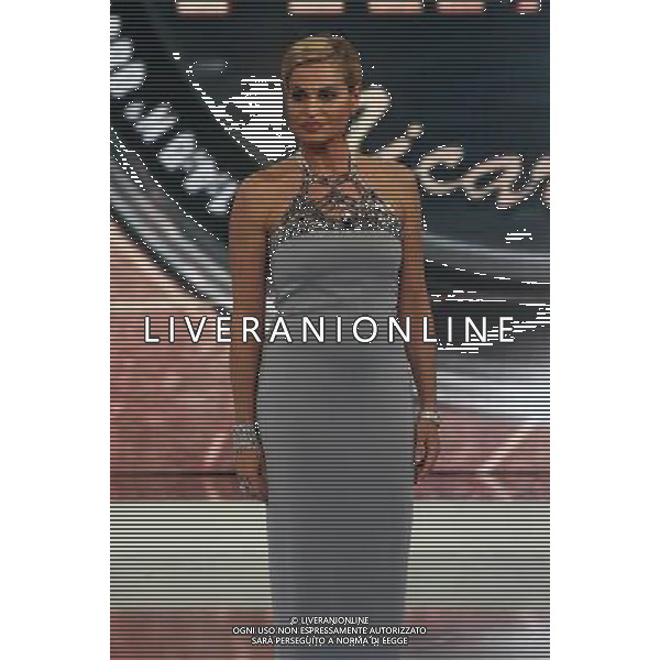 TRASMISSIONE TV: \' L\' ISOLA DEI FAMOSI - NICARAGUA\' nella foto: Simona VENTURA ( vestito GUCCI) © Antonio Sorano - Ag. Aldo Liverani sas