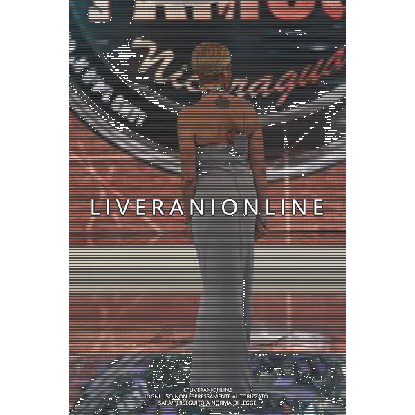 TRASMISSIONE TV: \' L\' ISOLA DEI FAMOSI - NICARAGUA\' nella foto: Simona VENTURA ( vestito GUCCI) © Antonio Sorano - Ag. Aldo Liverani sas