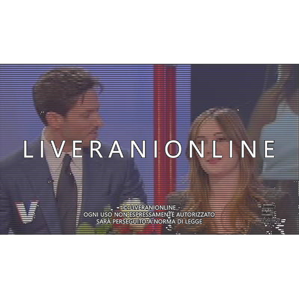 TRASMISSIONE TELEVISIVA\'VERISSIMO\' 17/04/2010 NELLA FOTO PIERSILVIO BERLUSCONI ENTRA NEGLI STUDI TELEVISIVI CON TRE ROSE PER SILVIA TOFFANIN ALL\'ULTIMA PUNTATA PRIMA DEL PARTO. IMMAGINI TELEVISIVE CANALE 5 OBBLIGATORIO CITARE LA FONTE TELEVISIVA AG ALDO LIVERANI