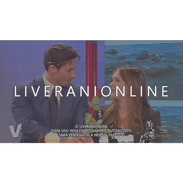 TRASMISSIONE TELEVISIVA\'VERISSIMO\' 17/04/2010 NELLA FOTO PIERSILVIO BERLUSCONI ENTRA NEGLI STUDI TELEVISIVI CON TRE ROSE PER SILVIA TOFFANIN ALL\'ULTIMA PUNTATA PRIMA DEL PARTO. IMMAGINI TELEVISIVE CANALE 5 OBBLIGATORIO CITARE LA FONTE TELEVISIVA AG ALDO LIVERANI