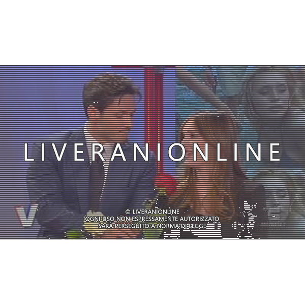 TRASMISSIONE TELEVISIVA\'VERISSIMO\' 17/04/2010 NELLA FOTO PIERSILVIO BERLUSCONI ENTRA NEGLI STUDI TELEVISIVI CON TRE ROSE PER SILVIA TOFFANIN ALL\'ULTIMA PUNTATA PRIMA DEL PARTO. IMMAGINI TELEVISIVE CANALE 5 OBBLIGATORIO CITARE LA FONTE TELEVISIVA AG ALDO LIVERANI