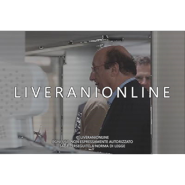 NAPOLI 20 APRILE 2010 - PALAZZO DI GIUSTIZIA PROCESSO CALCIOPOLI NELLA FOTO ARRIVO DI LUCIANO MOGGI FOTO MOSCA - AG.ALDO LIVERANI SAS