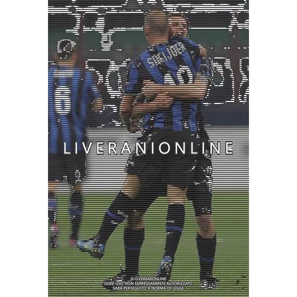 benqueenca INTER - BARCELLONA SEMIFINALE DI ANDATA CHAMPIONS LEAGUE 20/04/2010 NELLA FOTO esultanza dopo il gol del pareggio di sneijder del 1-1 con thiago motta ©LUZZANI/AGENZIA ALDO LIVERANI SAS 