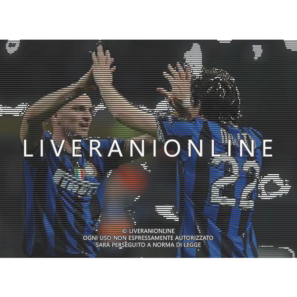 Champions League 2009/2010 Semifinale Andata Milano - 20.04.2010 Inter-Barcellona Nella Foto: ESULTANZA DOPO IL GOL DI DIEGO MILITO DEL 3-1 CON CAMBIASSO /Ph.Vitez-Ag. Aldo Liverani