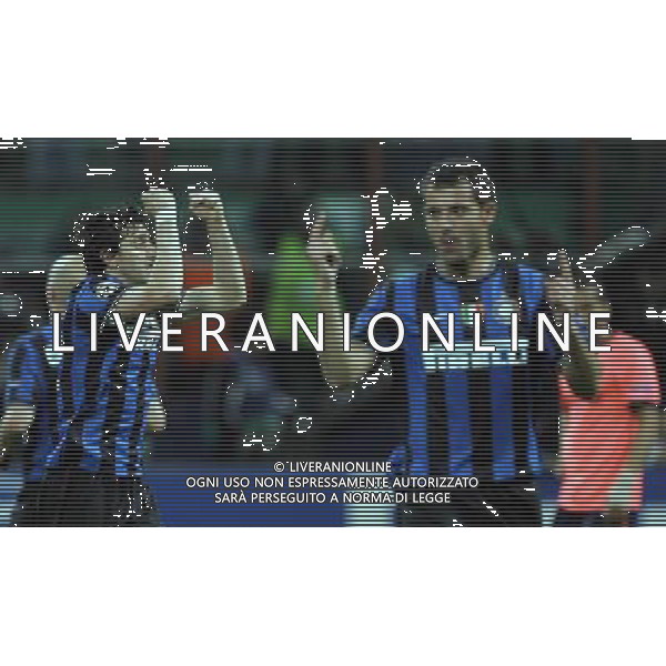 INTER - BARCELLONA SEMIFINALE DI ANDATA CHAMPIONS LEAGUE 20/04/2010 NELLA FOTO esultanza dopo il gol di diego milito del 3-1 ©LUZZANI/AGENZIA ALDO LIVERANI SAS 