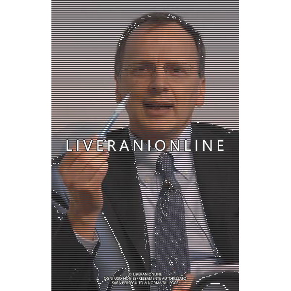 MILANO 20/4/2010 SOLE 24 ORE VIA MONTEROSA, 91 FORUM BANCA \' IMPRESA. DIBATITO SUL RILANCIO INDUSTRIALE E FINANZIARIO: I PROTAGONISTI A CONFRONTO NELLA FOTO GREGORIO DE FELICE RESPONSABILE STUDI E RICERCHE INTESA SANPAOLO FOTO ROMANO/AG ALDO LIVERANI