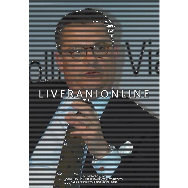 MILANO 20/4/2010 SOLE 24 ORE VIA MONTEROSA, 91 FORUM BANCA \' IMPRESA. DIBATITO SUL RILANCIO INDUSTRIALE E FINANZIARIO: I PROTAGONISTI A CONFRONTO NELLA FOTO FEDERICO IMBERT CEO CREDIT SUISS IN ITALIA FOTO ROMANO/AG ALDO LIVERANI