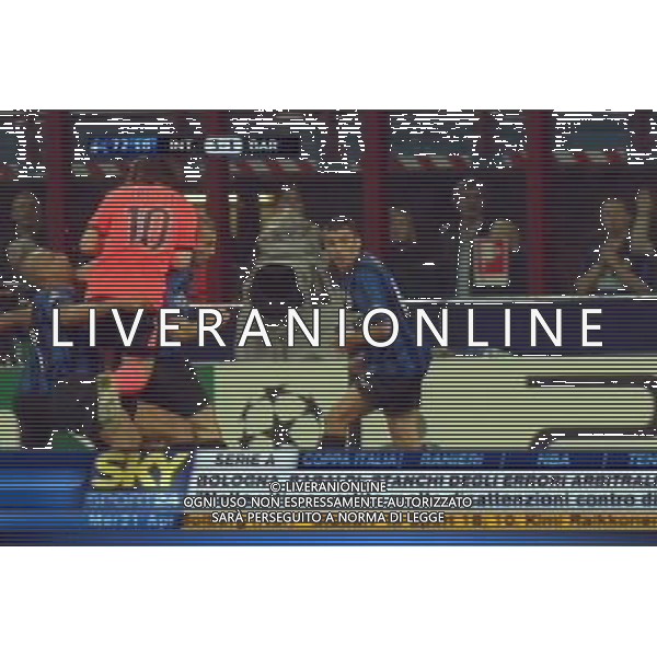 INFORTUNIO DI MAICON IN UNO SCONTRO CON MESSI (PERDITA DUE DENTI) NELLA SEMIFINALE DI ANDATA TRA INTER - BARCELLONA PH.ALDO LIVERANI SAS OBBLIGATORIO CITARE LA FONTE TELEVISIVA SKY SPORT 24