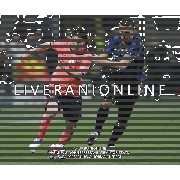 Milano 20-04-2010 Champions League 2009/2010 inter-barcellona 3:1 nella foto lionel messi e thiago motta ph marco luzzani/ag aldo liverani s.a.s.
