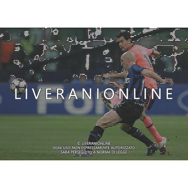 Milano 20-04-2010 Champions League 2009/2010 inter-barcellona 3:1 nella foto sergio busquets e esteban cambiasso ph marco luzzani/ag aldo liverani s.a.s.