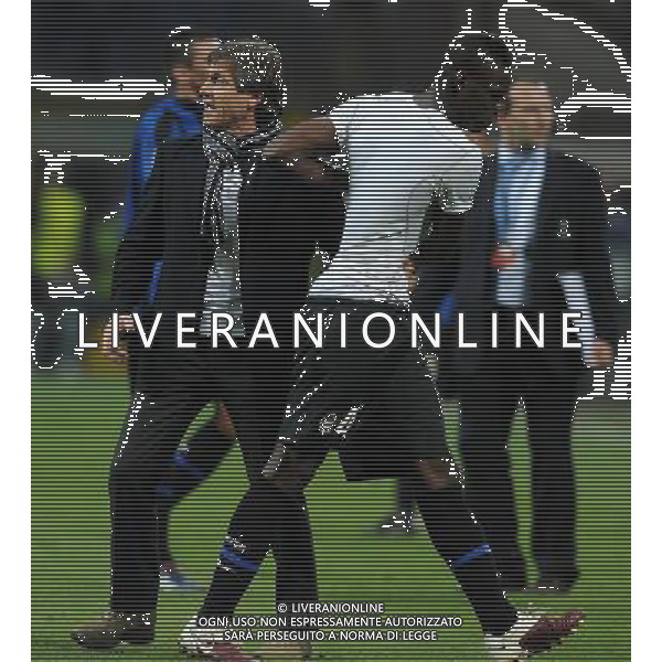 Champions League 2009/2010 Semifinale Andata Milano - 20.04.2010 Inter-Barcellona Nella Foto:ORIALI GABRIELE CERCA DI FERMARE BALOTELLI MARIO /Ph.Vitez-Ag. Aldo Liverani