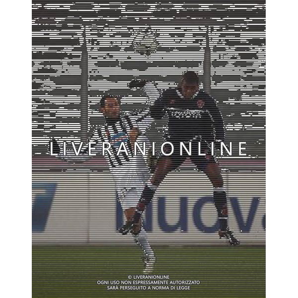 torino 21/01/04 juve-perugia coppa italia tim cup nella foto guilherme do prado e mark iuliano* foto marchisciano /ag aldo liverani