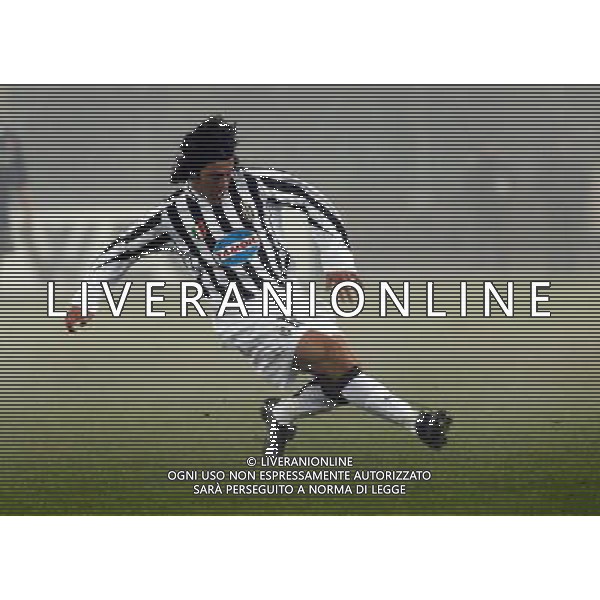 torino 21/01/2004 coppa italia quarti di ritorno juventus - perugia nella foto camoranesi mauro ag aldo liverani/venezia