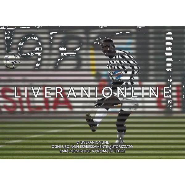 torino 21/01/2004 coppa italia quarti di ritorno juventus - perugia nella foto thuram lilian ag aldo liverani/venezia