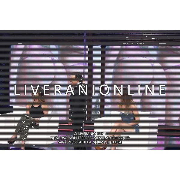 \' CHIAMBRETTI NIGHT\' nella foto: BELEN RODRIGUEZ CON LA SORELLA CECILIA - PIERO CHIAMBRETTI © Antonio Sorano - Ag. Aldo Liverani sas