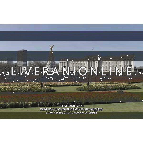 Buckingham Palace in London with spring flowers ©Photoshot/Agenzia Aldo Liverani Sas - ITALY ONLY - LONDRA