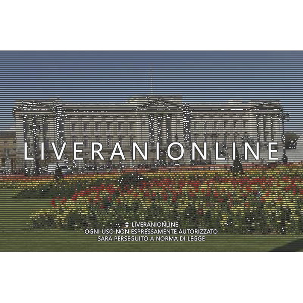 Buckingham Palace in London with spring flowers ©Photoshot/Agenzia Aldo Liverani Sas - ITALY ONLY - LONDRA