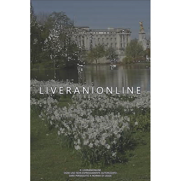 Buckingham Palace in London with spring flowers ©Photoshot/Agenzia Aldo Liverani Sas - ITALY ONLY - LONDRA