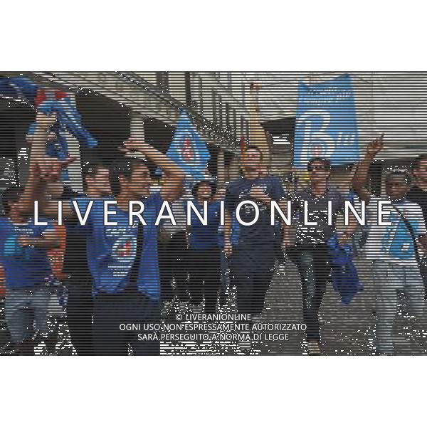 Festeggiamenti in citta\'per la promozione in serie B delle squadra di calcio Novara 25-04-2010 nella foto: i giocatori del Novara festeggiano in piazza insieme ai tifosi la promozione in serie B foto Garavaglia - ag. Aldo Liverani sas