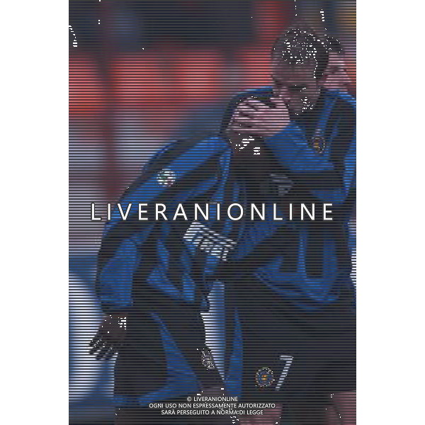 MILANO 21/1/2004 INTER-UDINESE COPPA ITALIA TIM CUP 2003/04 NELLA FOTO OBAFEMI Martins con Andy Van der Meyde* FOTO DANILO RECALCATI/AG ALDO LIVERANI 