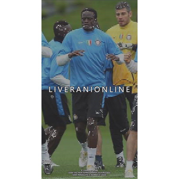 APPIANO GENTILE (CO) 27/4/2010 ALLENAMENTO DELL\' INTER PRIMA DELLA PARTENZA PER INCONTRARE IL BARCELLONA IN CHAMPIONS LEAGUE NELLA FOTO MARIGA DURANTE L\'ALLENAMENTO DI GRUPPO ©ROMANO/AGENZIA ALDO LIVERANI SAS