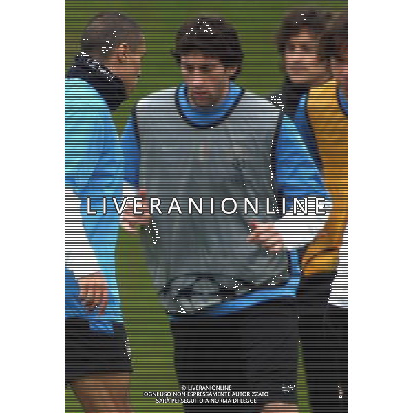 APPIANO GENTILE (CO) 27/4/2010 ALLENAMENTO DELL\' INTER PRIMA DELLA PARTENZA PER INCONTRARE IL BARCELLONA IN CHAMPIONS LEAGUE NELLA FOTO DIEGO MILITO ©ROMANO/AGENZIA ALDO LIVERANI SAS