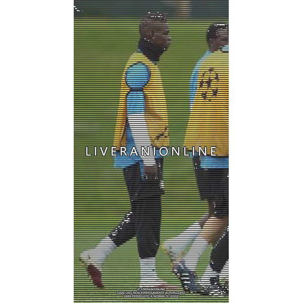 APPIANO GENTILE (CO) 27/4/2010 ALLENAMENTO DELL\' INTER PRIMA DELLA PARTENZA PER INCONTRARE IL BARCELLONA IN CHAMPIONS LEAGUE NELLA FOTO MARIO BALOTELLI ©ROMANO/AGENZIA ALDO LIVERANI SAS