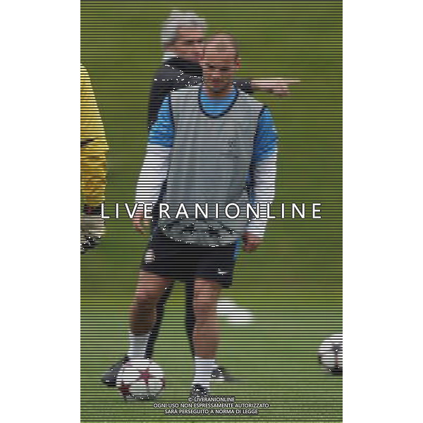 APPIANO GENTILE (CO) 27/4/2010 ALLENAMENTO DELL\' INTER PRIMA DELLA PARTENZA PER INCONTRARE IL BARCELLONA IN CHAMPIONS LEAGUE NELLA FOTO WESLEY SNEIJDER ©ROMANO/AGENZIA ALDO LIVERANI SAS