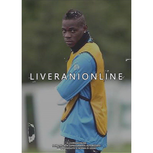 APPIANO GENTILE (CO) 27/4/2010 ALLENAMENTO DELL\' INTER PRIMA DELLA PARTENZA PER INCONTRARE IL BARCELLONA IN CHAMPIONS LEAGUE NELLA FOTO MARIO BALOTELLI ©ROMANO/AGENZIA ALDO LIVERANI SAS