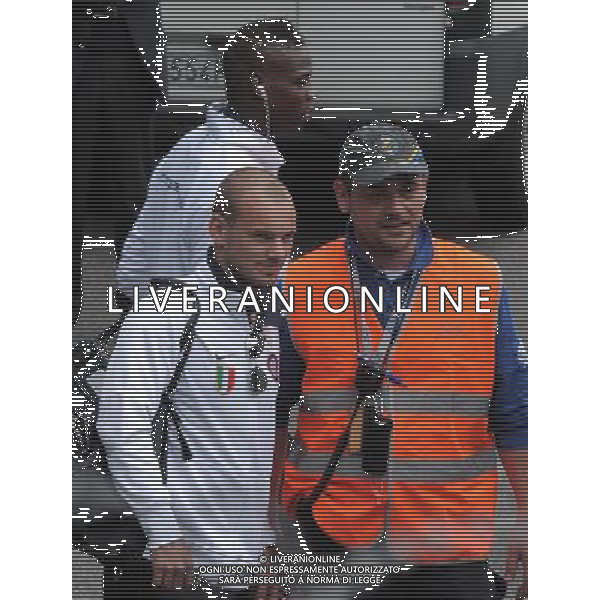MALPENSA (VA) 27/4/2010 PARTENZA DELLA SQUADRA DELL\' INTER PER BARCELLONA NELLA FOTO WESLEY SNEIJDER E MARIO BALOTELLI FOTO ROMANO/AG ALDO LIVERANI