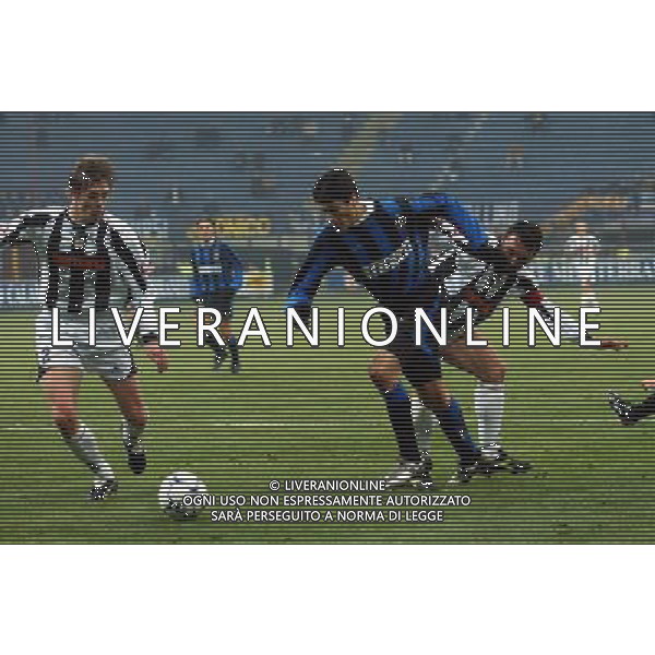 Milano 22/01/2004 coppa italia TIM CUP 2003/04 inter-udinese 3:1 nella foto fallo rigore di bertotto su cruz ph marco luzzani/ag aldo liverani s.a.s.