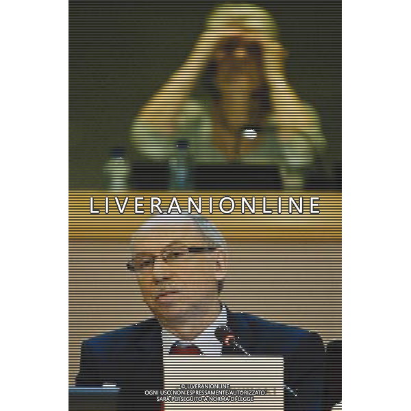 European Budget Commissioner Janusz Lewandowski of Poland addresses the European Parliament Budget Committee in Brussels, Belgium on 2010-04-27 ©Photoshot/Agenzia Aldo Liverani Sas - ITALY ONLY - PRESENTAZIONE DEL BILANCIO 2011 ALLA COMMISSIONE DEL PARLAMENTO EUROPEO A BRUXELLES IN BELGIO