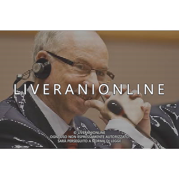 European Budget Commissioner Janusz Lewandowski of Poland addresses the European Parliament Budget Committee in Brussels, Belgium on 2010-04-27 ©Photoshot/Agenzia Aldo Liverani Sas - ITALY ONLY - PRESENTAZIONE DEL BILANCIO 2011 ALLA COMMISSIONE DEL PARLAMENTO EUROPEO A BRUXELLES IN BELGIO