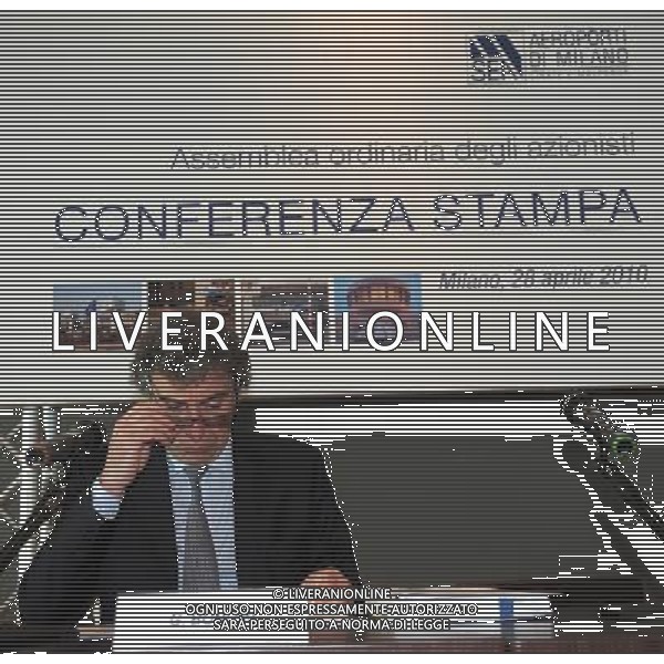 AEROPORTO DI LINATE (MI) 28/4/2010 CONFERENZA STAMPA DOPO ASSEMBLEA DEGLI AZIONISTI SEA AEROPORTI DI MILANO NELLA FOTO GIUSEPPE BONOMI PRESIDENTE ED AMMINISTRATORE DELEGATO SEA AEROPORTI MILANO FOTO ROMANO/AG ALDO LIVERANI