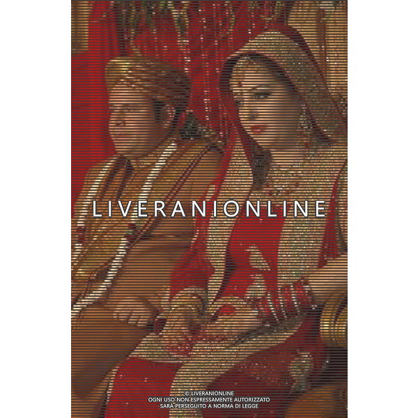 (100428) -- ISLAMABAD, April 28, 2010 () -- A new couple attend a wedding ceremony in Islamabad, capital of Pakistan, April 25, 2010. The country embraces a wedding season since April. (/Yan Zhonghua) (gj) ©Photoshot/Agenzia Aldo Liverani Sas - ITALY ONLY - CERIMONIA - SPOSALIZIO - MATRIMONIO