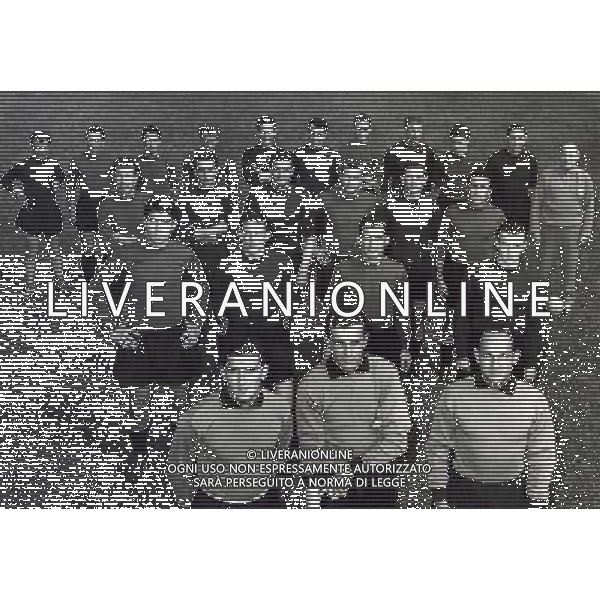 FORMAZIONE NAZIONALE ITALIANA DI CALCIO 1955/1956 NELLA FOTO castagliola,ghezzi,viola,cervato,giacomazzi,magnini,vincenzi,neri,mari,tognon,ferrario,nisti,segato, lagos,piola,frignani,cappello,galli,,pivatelli,gratton,boni,pandolfini,lorenzi,muccinelli(Italy) 