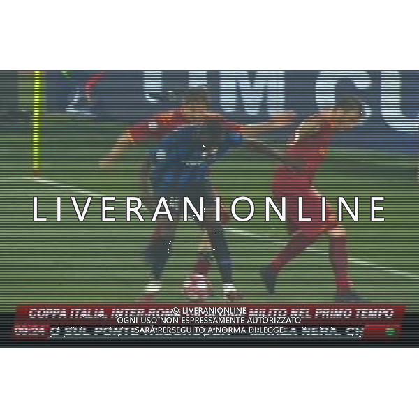 ROMA FINALE DI TIMCUP 2009/2010 ROMA INTER IL FALLO DA ESPULSIONE DI FRANCESCO TOTTI SU MARIO BALOTELLI obbligatorio citare la fonte televisiva sky tg24 PH.ALDO LIVERANI SAS
