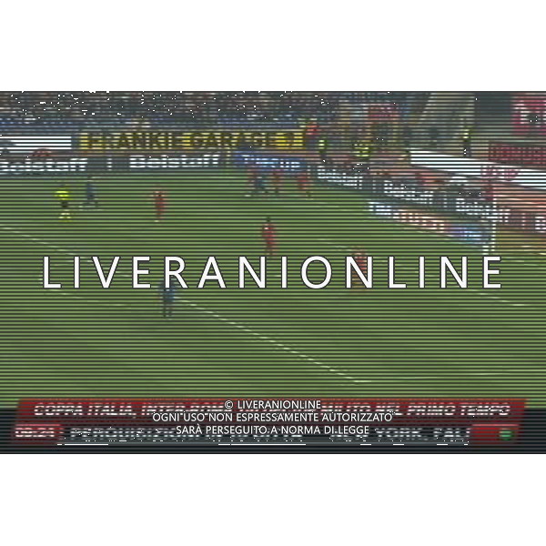 ROMA FINALE DI TIMCUP 2009/2010 ROMA INTER IL FALLO DA ESPULSIONE DI FRANCESCO TOTTI SU MARIO BALOTELLI obbligatorio citare la fonte televisiva sky tg24 PH.ALDO LIVERANI SAS