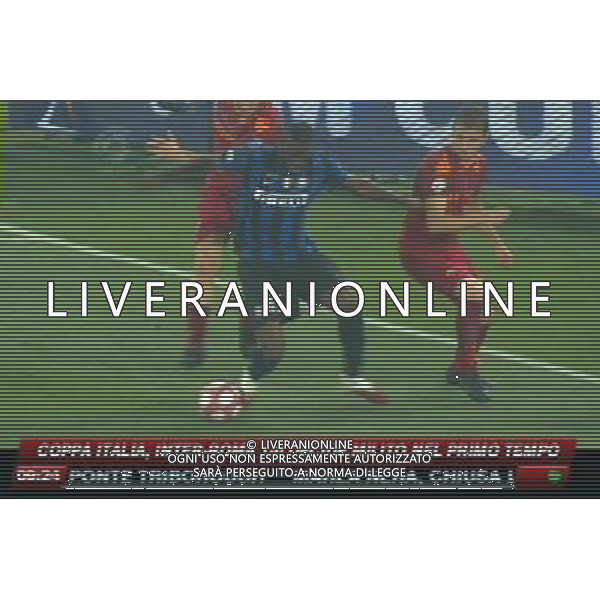 ROMA FINALE DI TIMCUP 2009/2010 ROMA INTER IL FALLO DA ESPULSIONE DI FRANCESCO TOTTI SU MARIO BALOTELLI obbligatorio citare la fonte televisiva sky tg24 PH.ALDO LIVERANI SAS