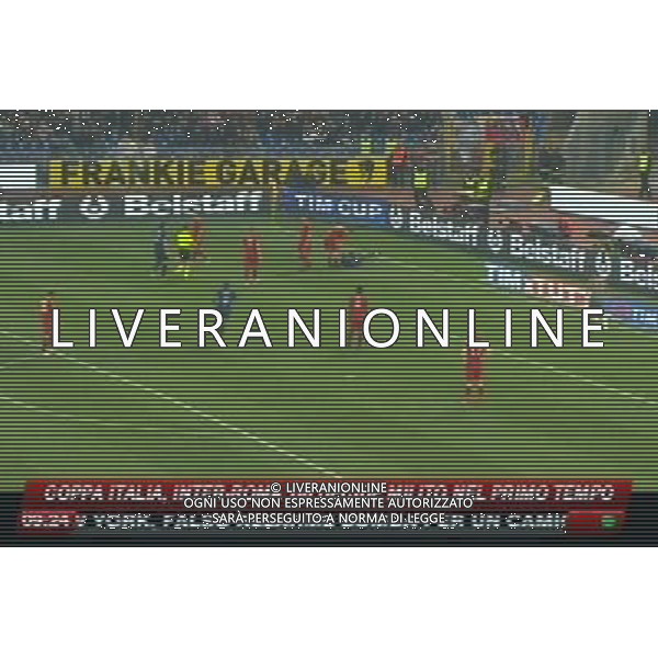 ROMA FINALE DI TIMCUP 2009/2010 ROMA INTER IL FALLO DA ESPULSIONE DI FRANCESCO TOTTI SU MARIO BALOTELLI obbligatorio citare la fonte televisiva sky tg24 PH.ALDO LIVERANI SAS