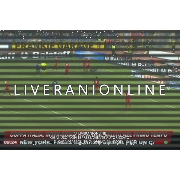 ROMA FINALE DI TIMCUP 2009/2010 ROMA INTER IL FALLO DA ESPULSIONE DI FRANCESCO TOTTI SU MARIO BALOTELLI obbligatorio citare la fonte televisiva sky tg24 PH.ALDO LIVERANI SAS