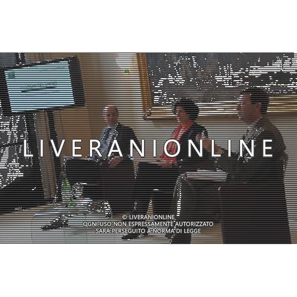 MILANO 7/5/2010 INTESA SAN PAOLO VIA ROMAGNOSI, 5 PRESENTAZIONE DELL\' INIZIATIVA -I LUOGHI DEL CUORE- 5° CENSIMENTO NAZIONALE DEL FAI NELLA FOTO ILARIA BORLETTI BUITONI, CORRADO PASSERA E MARCO MAGNIFICO FOTO ROMANO)AG ALDO LIVERANI