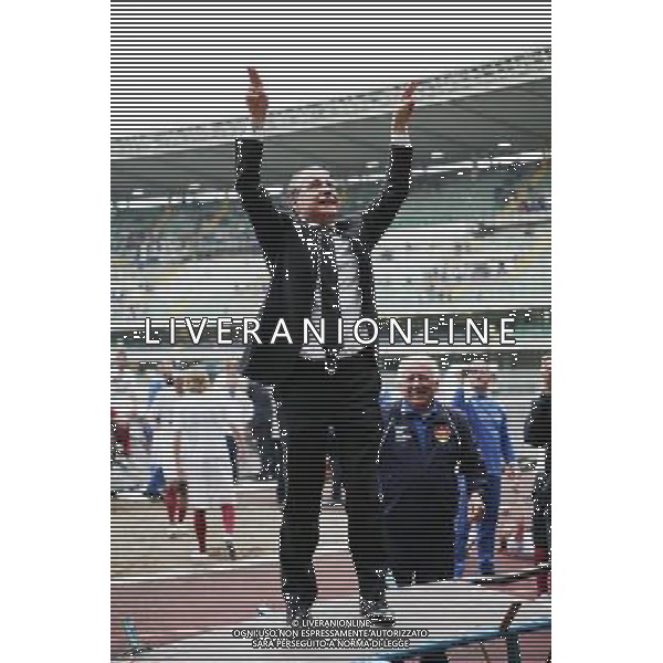 VERONA 09/05/2010 LEGA PRO CALCIO SPORT VERONA PORTOGRUARO NELAA FOTO Dino Mio ESULTANZA A FINE GARA PH GARBUIO/ALDO LIVERANI