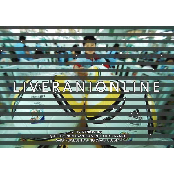 CINA - PRODUZIONE DEI PALLONI DA CALCIO DELLA ADIDAS CHE VERRANNO UTILIZZATI DURANTE IL MONDIALE 2010 IN SUD AFRICA © Hu Guolin/ColorChinaPhoto - Ag. Aldo Liverani sas ITALY ONLY